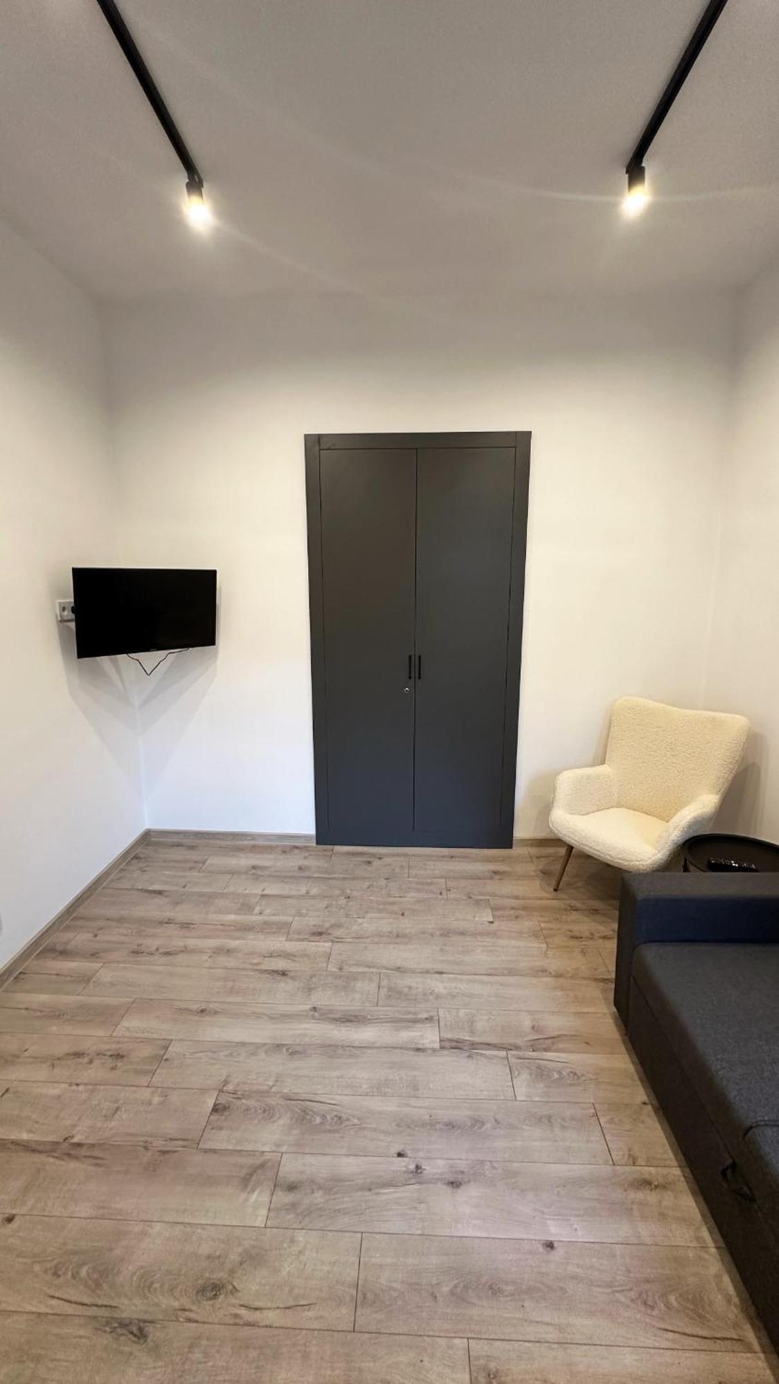 Apartment Vip Virmenska Street Lviv Buitenkant foto